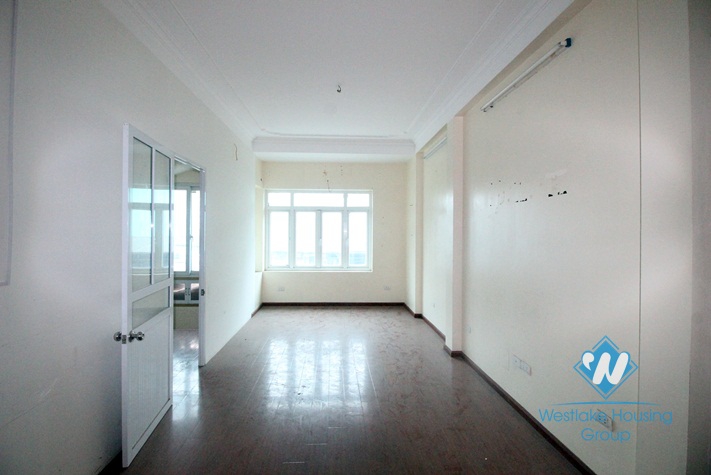 6th floor house for lease in Doi Can, Ba Dinh district.